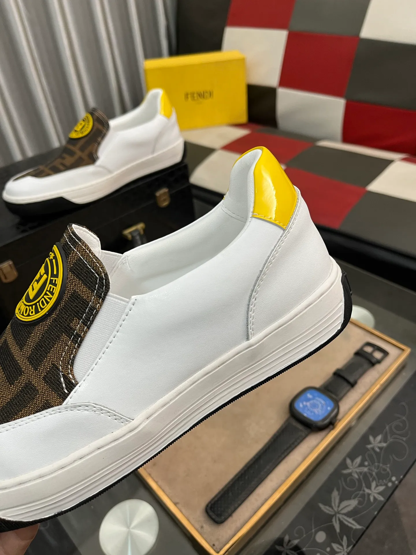 Men's Men's Shoes💰420⌚️⌚️[Fendi] Fendi's latest casual shoes for men! Available at counters simultaneously! Made entirely of imported top-grain calfskin, the interior is made of top-grain water-dyed cowhide, and the original factory-supplied rubber outsole. Leading new fashion concepts. Matching code: 38-442️⃣Colors available